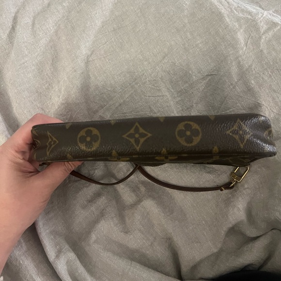 Authentic Louis Vuitton pochette - Picture 2 of 7